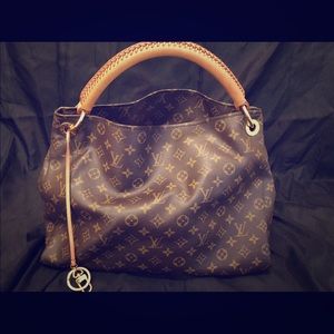 Louis Vuitton Artsy Bag